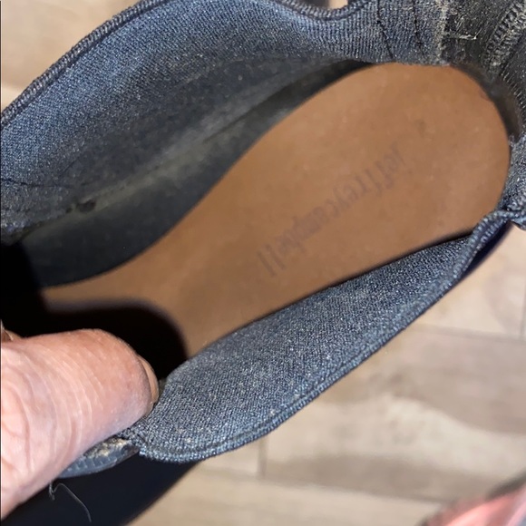 Boots - Picture 3 of 3